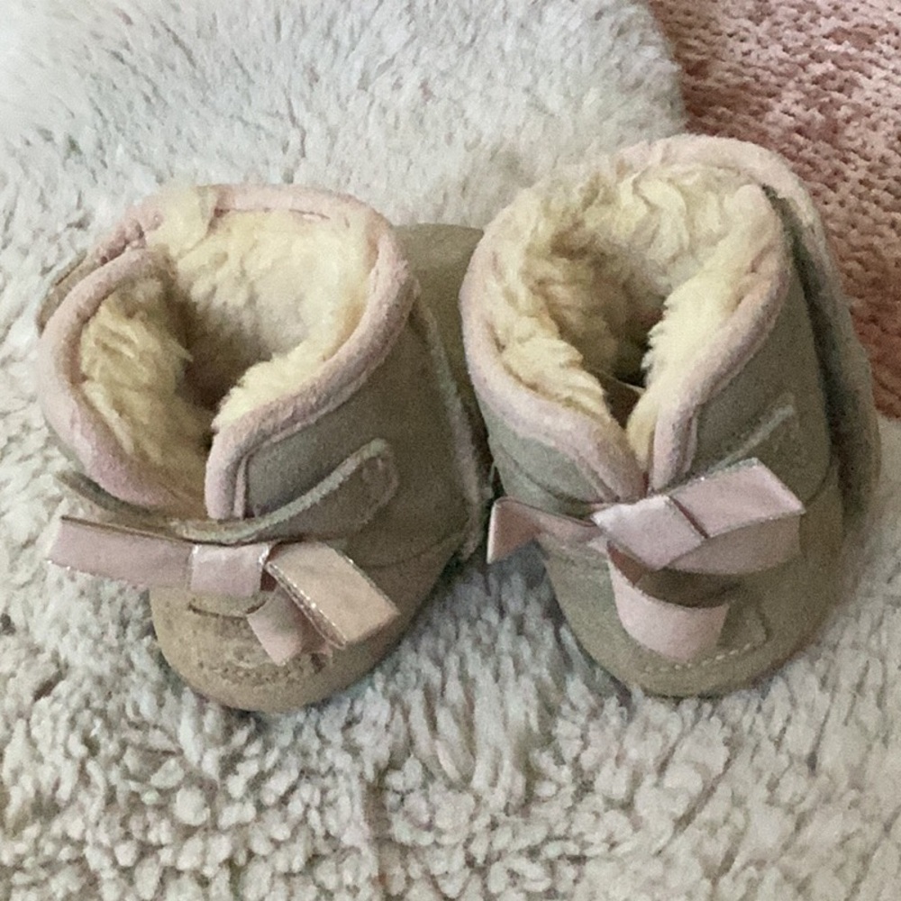 Adorable Pink and Tan Infant Ugg Jesse Booties